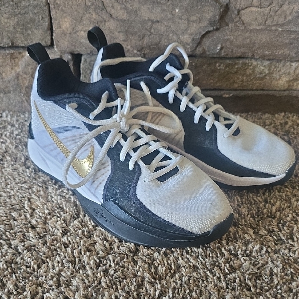 Nike Sabrina Basketball Shoes 5.5Y